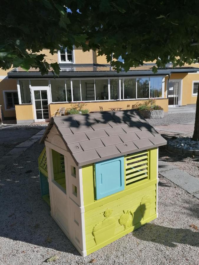 Ferienwohnung Schuhmann Mit Wintergarten Und Garten Therme Aquapulco Und Ikuna Erlebnispark, Zoo Schmiding 20 Min Mit Auto Entfernt Ab 3 Naechte Buchbar Hinzenbach Buitenkant foto