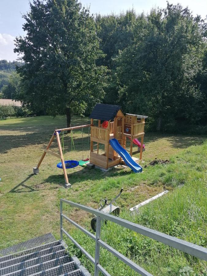 Ferienwohnung Schuhmann Mit Wintergarten Und Garten Therme Aquapulco Und Ikuna Erlebnispark, Zoo Schmiding 20 Min Mit Auto Entfernt Ab 3 Naechte Buchbar Hinzenbach Buitenkant foto