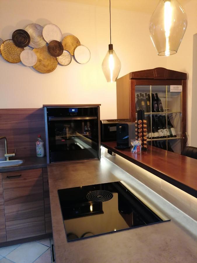 Ferienwohnung Schuhmann Mit Wintergarten Und Garten Therme Aquapulco Und Ikuna Erlebnispark, Zoo Schmiding 20 Min Mit Auto Entfernt Ab 3 Naechte Buchbar Hinzenbach Buitenkant foto