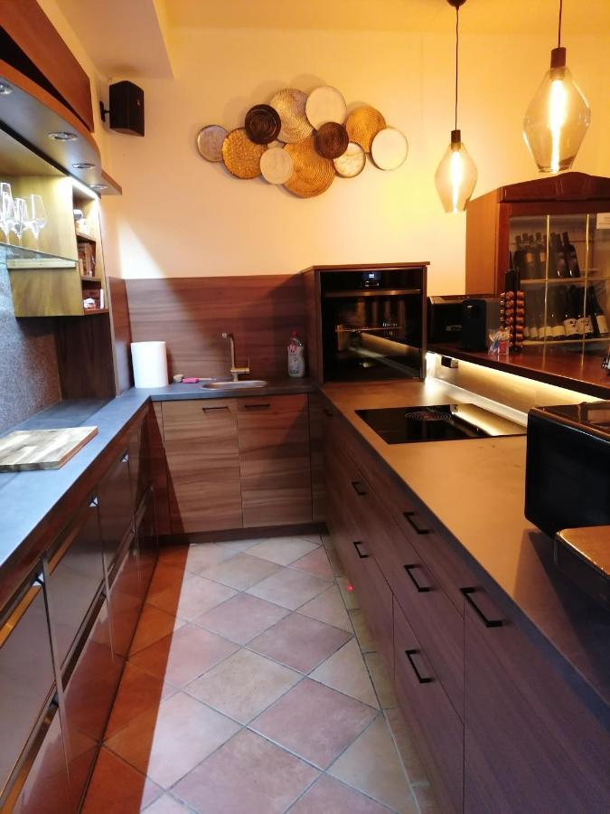 Ferienwohnung Schuhmann Mit Wintergarten Und Garten Therme Aquapulco Und Ikuna Erlebnispark, Zoo Schmiding 20 Min Mit Auto Entfernt Ab 3 Naechte Buchbar Hinzenbach Buitenkant foto