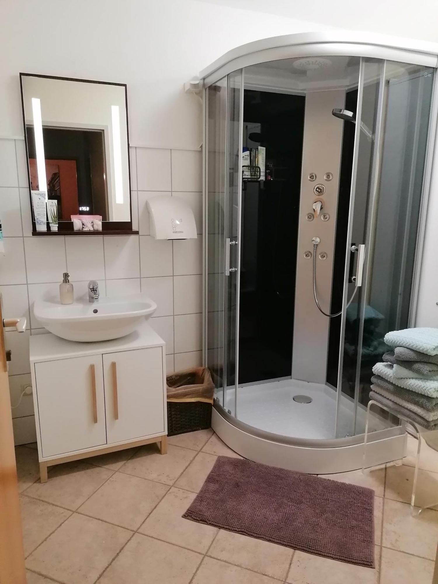 Ferienwohnung Schuhmann Mit Wintergarten Und Garten Therme Aquapulco Und Ikuna Erlebnispark, Zoo Schmiding 20 Min Mit Auto Entfernt Ab 3 Naechte Buchbar Hinzenbach Buitenkant foto